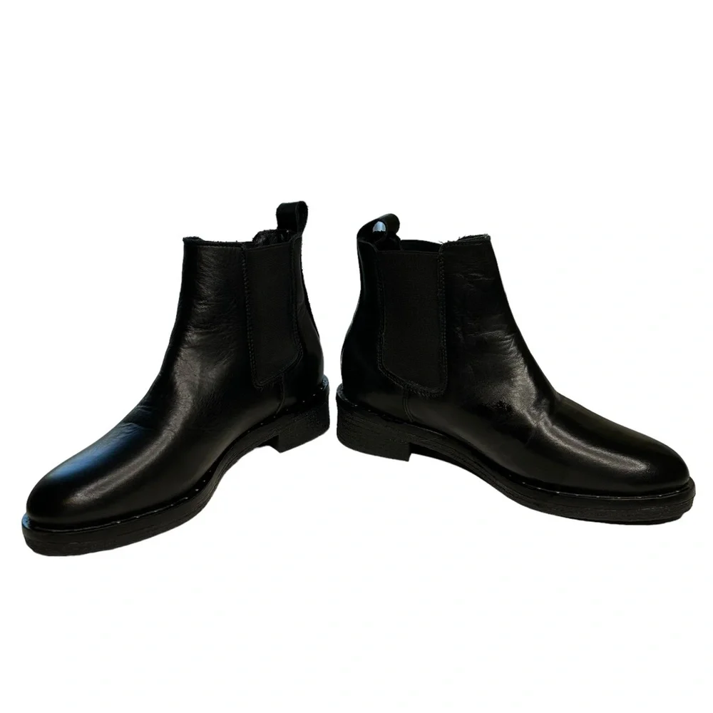 Norberto Costa black leather